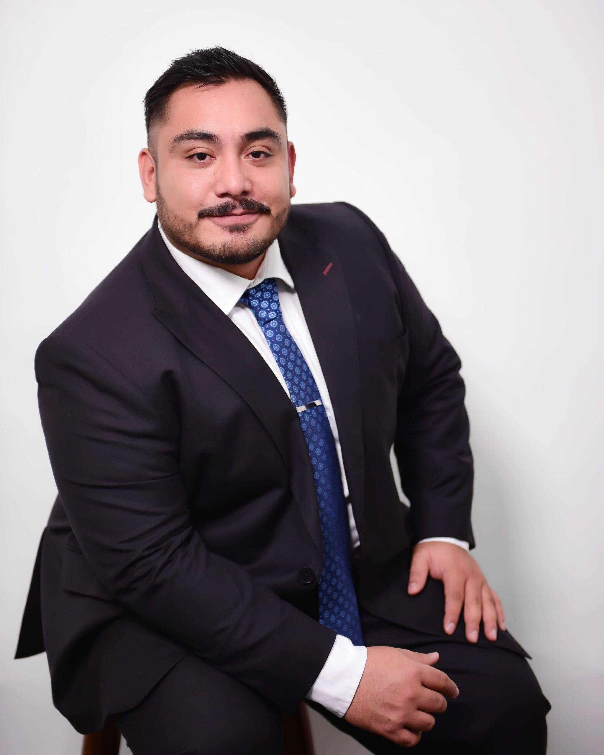 Geovanni Valadez, abogado especialista en defensa de policías en León, Guanajuato